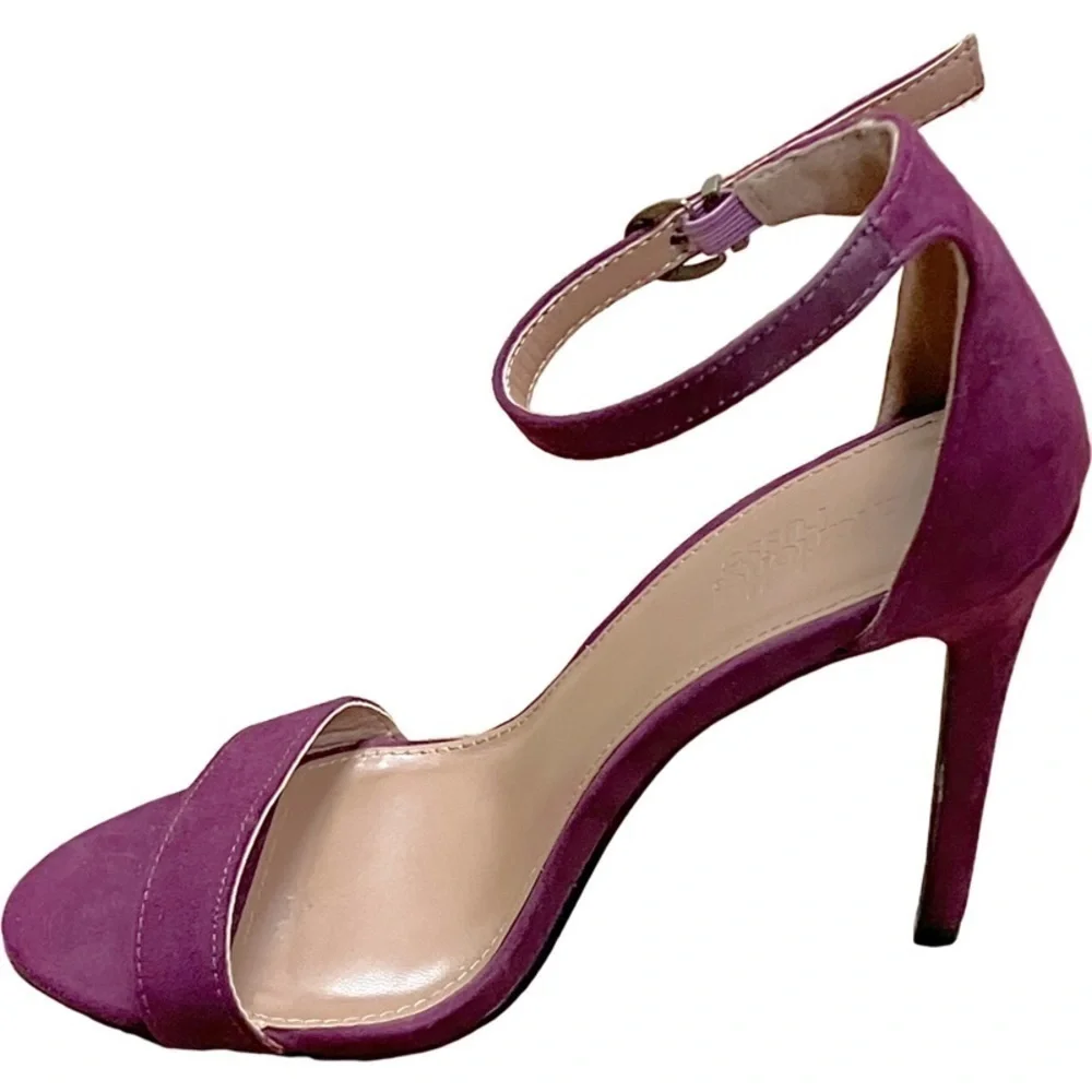 CHARLOTTE RUSSE Rebekah Ankle Strap Sandals Women’s SIZE 6 Purple Faux Strap